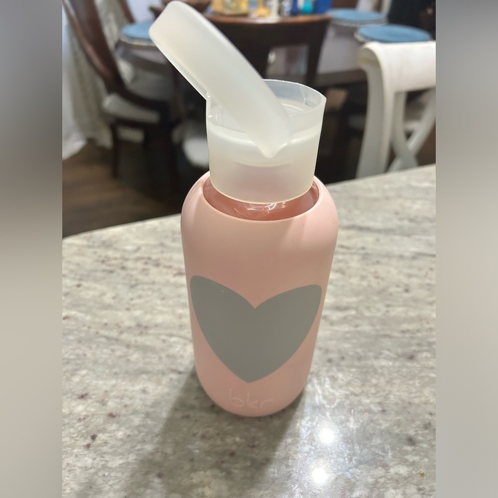 BKR glass water bottle 16 oz; pink with grey heart. Excellent preloved condition